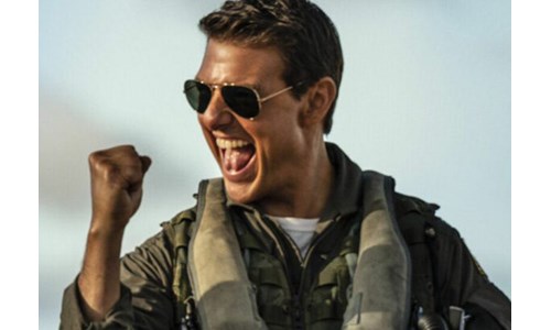 OLİMPİYAT KAPANIŞINDA TOM CRUISE'DAN PARAŞÜTLE AKROBASİ